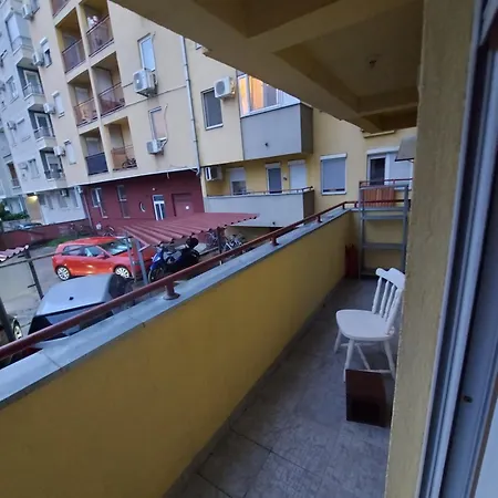 Cosy 2 Bedroom In 노비사드